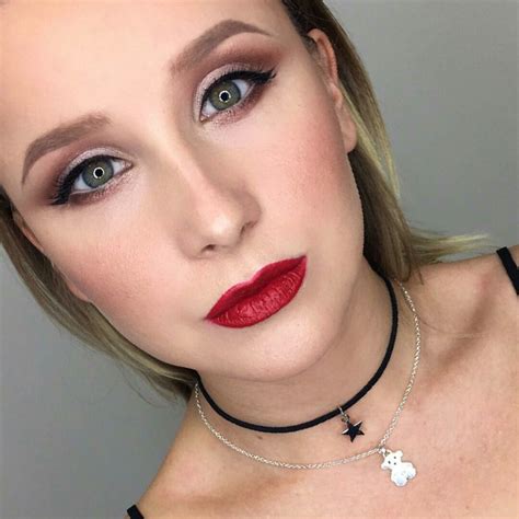 This is the most important step when it comes to making your eyes look bigger. How to Make Your Eyes Look Bigger With Makeup? | LadyLife