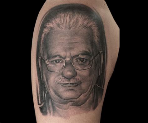 El Flaco Tatuaje De Retrato Padre En Ibiza
