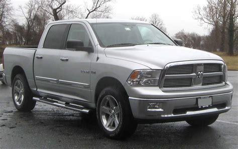 On the outside, you'll find features similar to those on the sport r/t. 2010 Dodge Ram 1500 SLT/Sport/TRX 4x4 Regular Cab 120 in ...