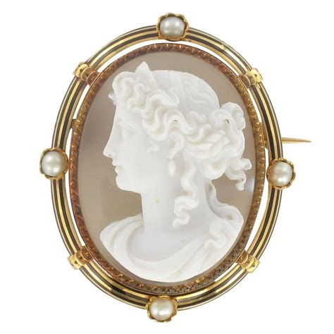 Antique Victorian Gold Agate Cameo Brooch At 1stdibs