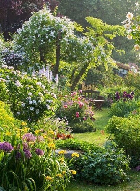 25 Beautiful Small Cottage Garden Ideas For Backyard Inspiration