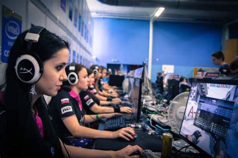 Research One In 3 Female Gamers Face Gender Discrimination 32 Deal