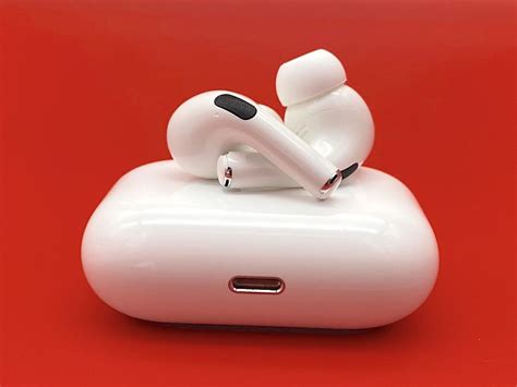 Apple Airpods Pro Vs Bose Quietcomfort Earbuds Which Wireless Earbuds Win Tom S Guide