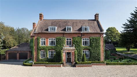 Luxuriously Appointed English Country House — Francis York