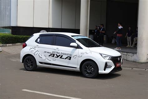 Daihatsu Ayla Putih Indonesia