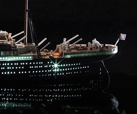Academy Rms Titanic Led Set 1700 Scale Plastic Model Ship Kit 14220