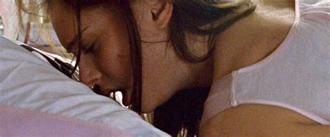 Natalie Portman Masturbates In Scene From Black Swan Scandal Planet