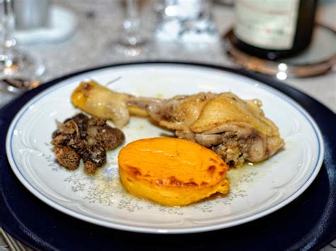 Poularde Aux Morilles Sauce Au Vin Du Jaune