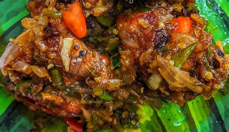 Resepi ayam sambal merah ini sesuai dimakan bersama nasi putih, nasi tomato atau nasi minyak. Resepi Simple Ayam Sambal Berlado Pedas