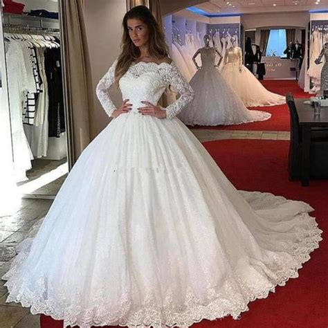 2019 Ball Gown Wedding Dresses Lace Long Sleeves Boat Neck Lace