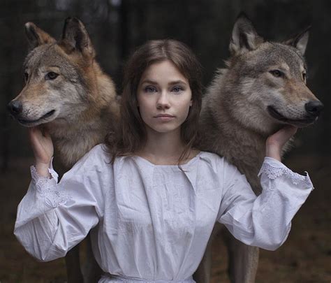 Pin By Katlyn On Reds In The Hood Wolves And Women Werewolf