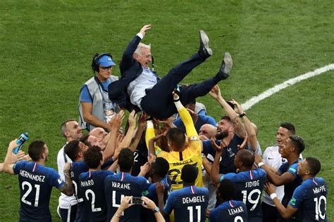 Pour regarder à partir de son pc France overpower Croatia 4-2 to win FIFA World Cup Title ...