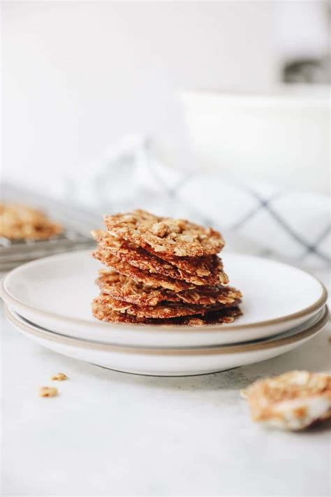 While lemon is the main flavor in this recipe, these cookies are not overly sweet. Lemon Oat Lacies : Lemon Shortbread Recipe Martha Stewart ...