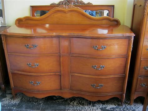 There are 426 french provincial bedroom set for sale on etsy, and they cost $694.23 on average. Funk & Gruven A-Z: CHERRY FRENCH PROVINCIAL BEDROOM SET