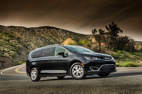 2018 Chrysler Pacifica Adds S Appearance Package Automobile Magazine