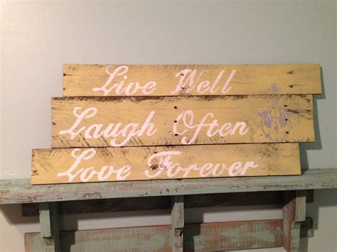 Sign Made From Pallet Boards Crafty Decor Decor Pallet Signs