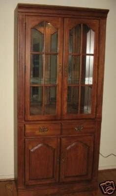 Cabinet is illuminated by an interior light. THOMASVILLE LIGHTED CHINA CURIO CABINET DETROIT | #41110063
