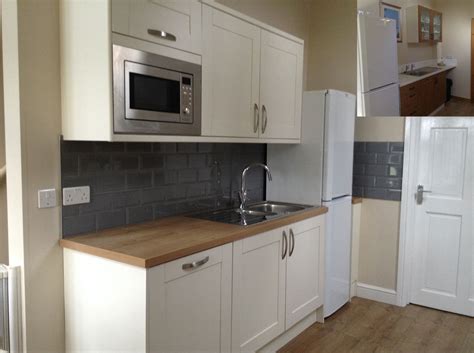 Desain dari kitchen tersebut haruslah efisien dan sudah mencangkup semua dasar fungsi dari kitchen set. We really hope you like our new kitchen refits in the Pine ...