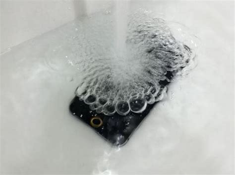 Iphone 6 Specs Could Include The Waterproof Treatment Phonesreviews