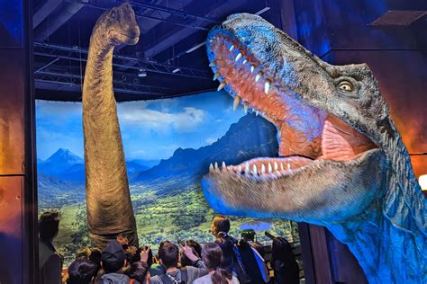 Giganten In Köln Jurassic World öffnet In Deutschland Erstmals Seine