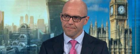 Deutsche bank's jim reid collided with a small white suv, lifting his bike off the ground and sending him sprawling sideways up the street, according to a video posted to his youtube account Jim Reid: "El sector manufacturero mundial está ahora en ...