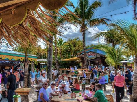 13 Best Beach Bars In Florida You Can Enjoy This Summer Trips To Discover