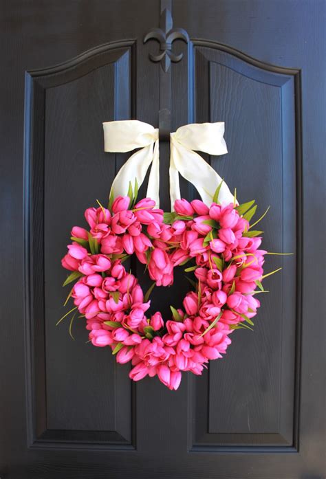 15 Striking Wreath Ideas For Valentines Day