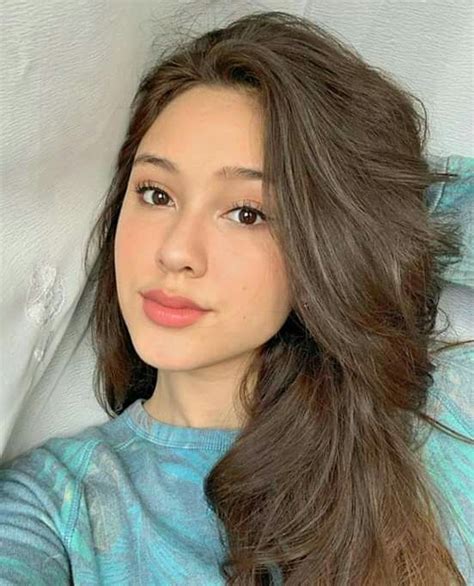 Ia juga menjadi eksis banget di sosial media lho. BIODATA ARTIS INDONESIA (Actrees) - Yasmin Napper - Wattpad