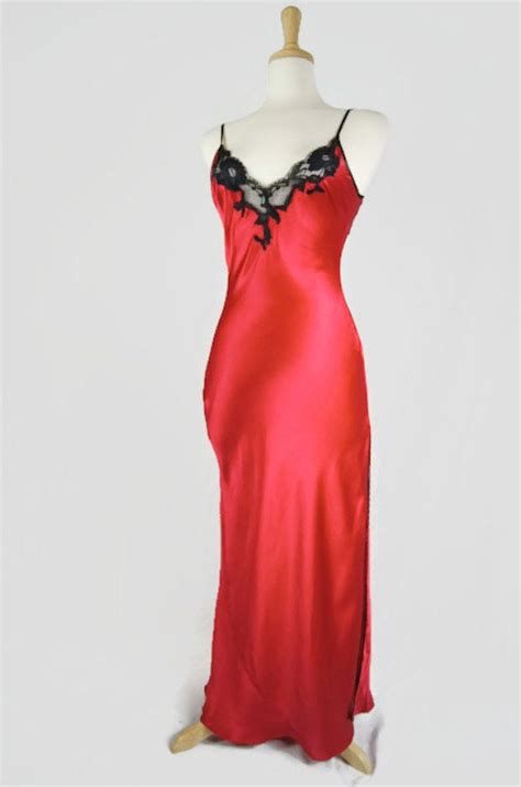 Victorias Secret Lingerie 100 Silk Long Nightgown Red