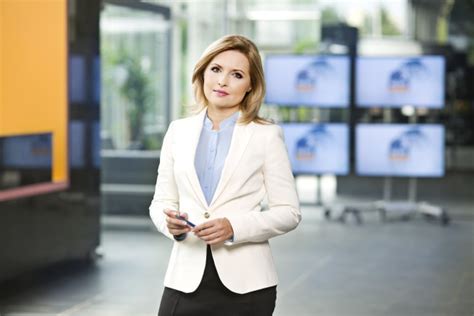 W programie polsat news kaja godek stwierdziła, że w polsce obowiązuje zakaz propagowania w tym momencie jej wypowiedź przerwała dziennikarka polsat news agnieszka gozdyra. Agnieszka Gozdyra wraca na antenę Polsat News, Roman ...