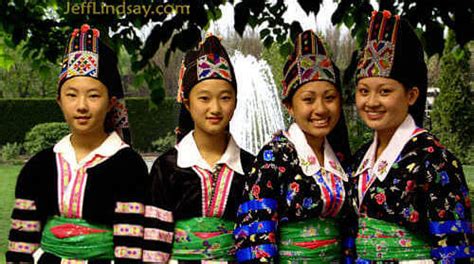 Historyplex gives you a brief overview of the history, culture, and beliefs followed by this asian ethnic group. Health Issues and Health Advice for the Hmong People