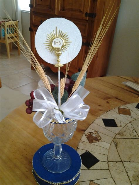 Maybe you would like to learn more about one of these? Pin de Nidia Sinisterra en Crafts | Centros de mesa ...