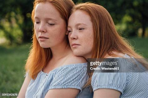 Redhead Twins Photos And Premium High Res Pictures Getty Images