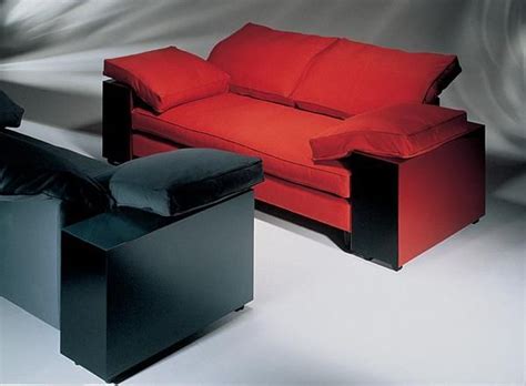 In harmony with eileen gray's work and the modernist movement of the 1930s. Eileen Gray Lota Sofa - Design Classics http://www.bauhaus ...