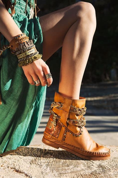 Pin By Lou On Bohofoot Wear Styles~ In 2020 Bohemian Boots Boho