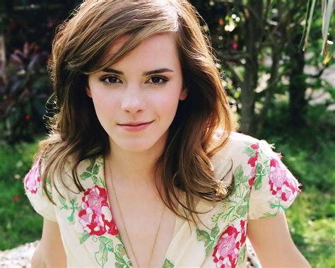 100 Emma Watson Wallpapers