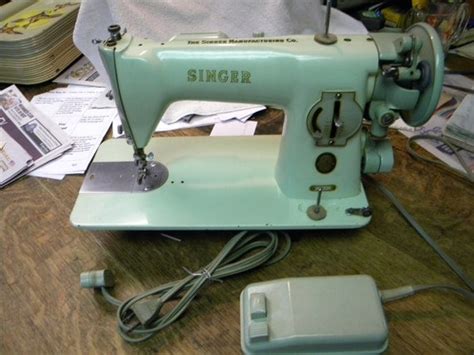 Nice Vintage 50s Green Heavy Duty Singer 15 Sewing Machine