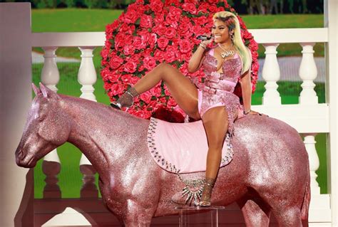Sexy Nicki Minaj Pictures 2018 Popsugar Celebrity Photo 17