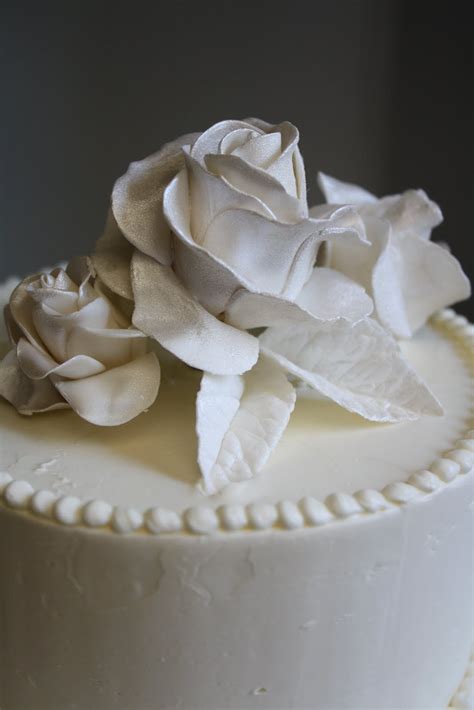 Verbena Pastries The Wedding Cake With Pearl Sugar Flowers