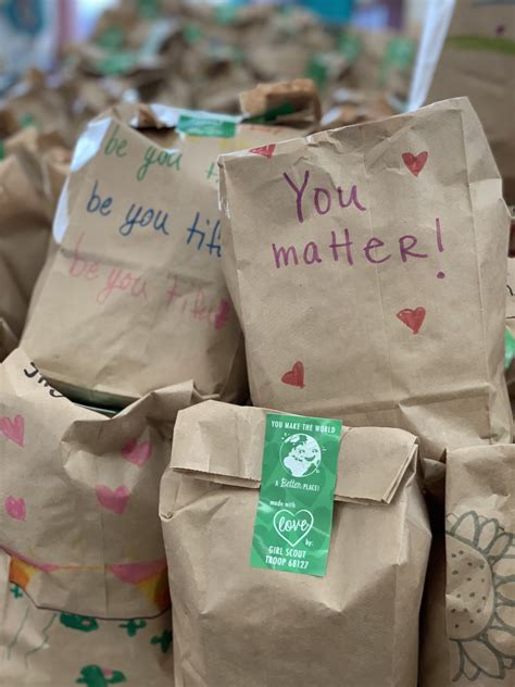Sack Lunches For Those Experience Homelessness GSCO