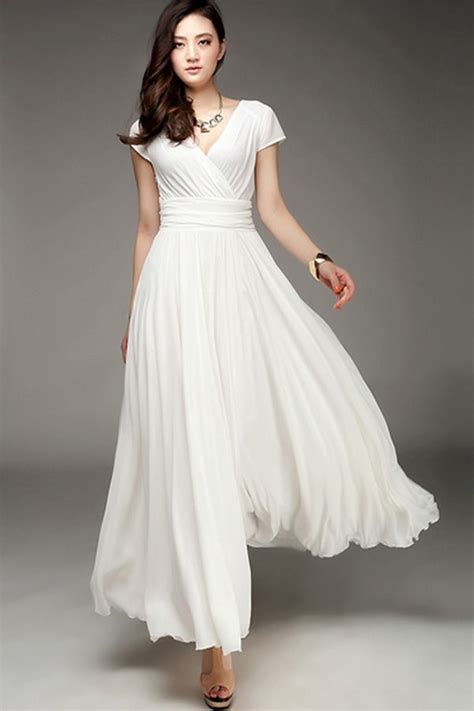 A pretty new little white dresses from amsale. Casual wedding dress @ Amanda Smith/Kristine Podeszwa ...