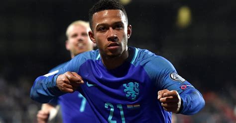 His last season with lyon was his best, scoring 20 goals. Joker Depay rettet Niederlande in Luxemburg | kurier.at