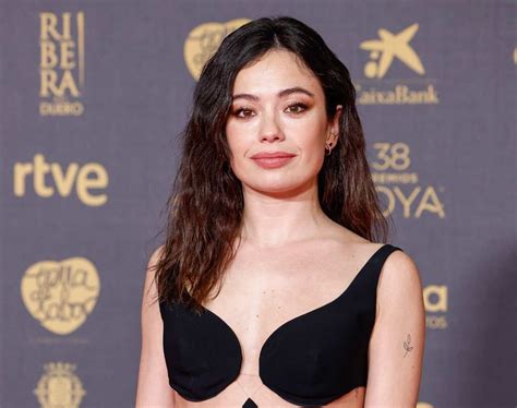 Premio Goya 2024 Anna Castillo Destaca Con Un Sensual Vestido Con