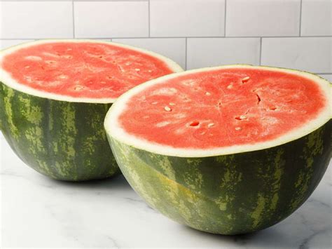4 Ways To Tell If Your Watermelon Is Ripe