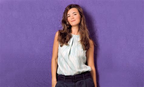 Cote De Pablo Hot And Sexy Bikini Images Photos And Wallpapers