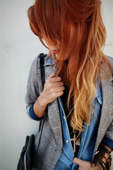 Try splattered lines of color for a subtle result or completely saturate your bundled. 1001+façons d'adopter la coloration des cheveux tie and dye
