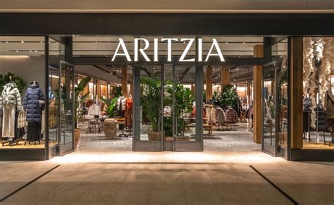 Aritzia Expands Store And Introduces 1st Licensed A Ok Cafe At Cf