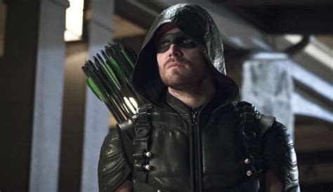 A Team Arrow Member Turns On Oliver Queen In Arrow Midseason Finale Trailer