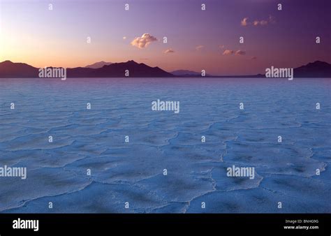 Usa Utah Bonneville Salt Flats Salt Pan Flat White Arid Dry Landscape