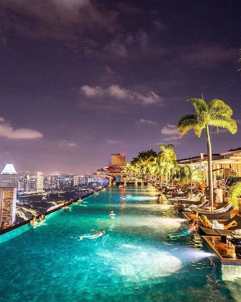 Highest Rooftop Pool In The World ~ Singapore 📸resortsbymorten